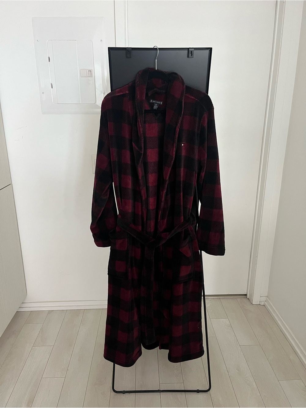 Tommy Hilfiger Red Black Buffalo Plaid Plush Robe L/XL NWOT